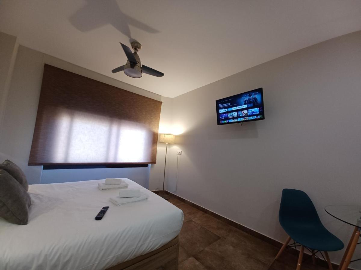 Apartamento Acogedor Junto A Calle Betis, Triana-Los Remedios Sevilla Eksteriør billede
