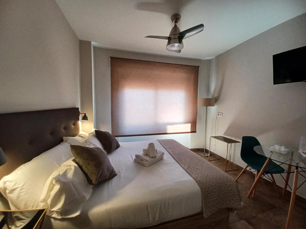 Apartamento Acogedor Junto A Calle Betis, Triana-Los Remedios Sevilla Eksteriør billede