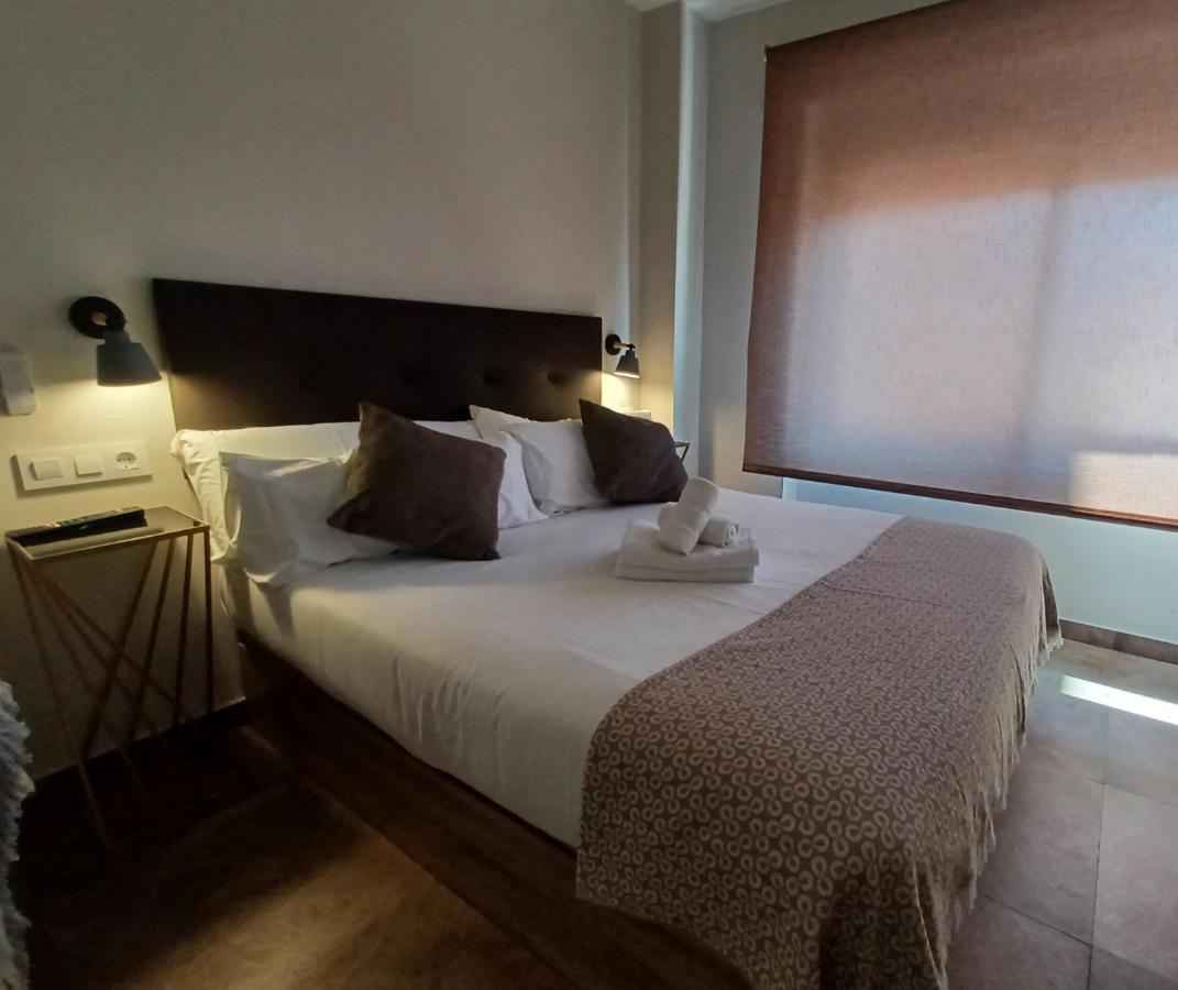 Apartamento Acogedor Junto A Calle Betis, Triana-Los Remedios Sevilla Eksteriør billede