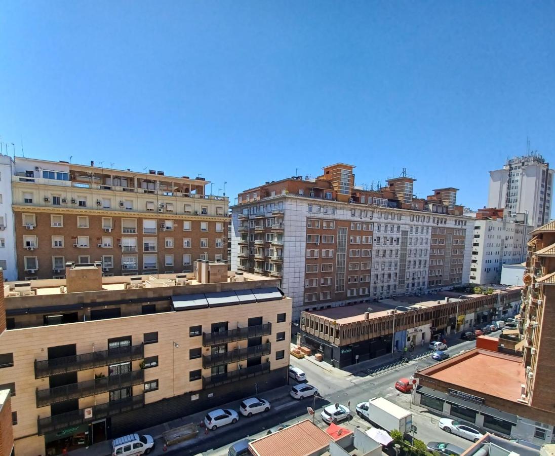 Apartamento Acogedor Junto A Calle Betis, Triana-Los Remedios Sevilla Eksteriør billede