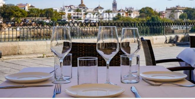 Apartamento Acogedor Junto A Calle Betis, Triana-Los Remedios Sevilla Eksteriør billede